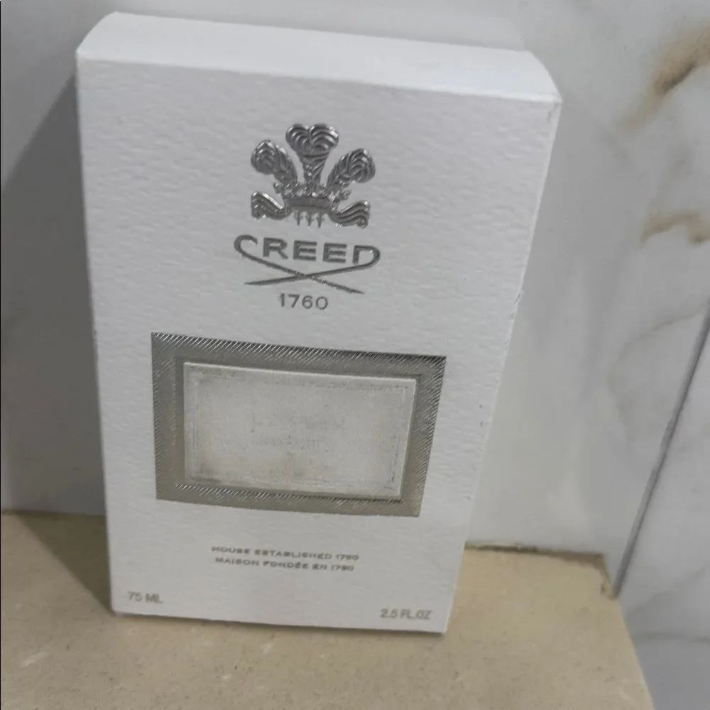 Creed White and Silver Women's perfume box with certificate